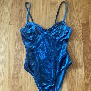Women’s bodysuit Med